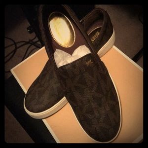 Like new Micheal Kors sneaker